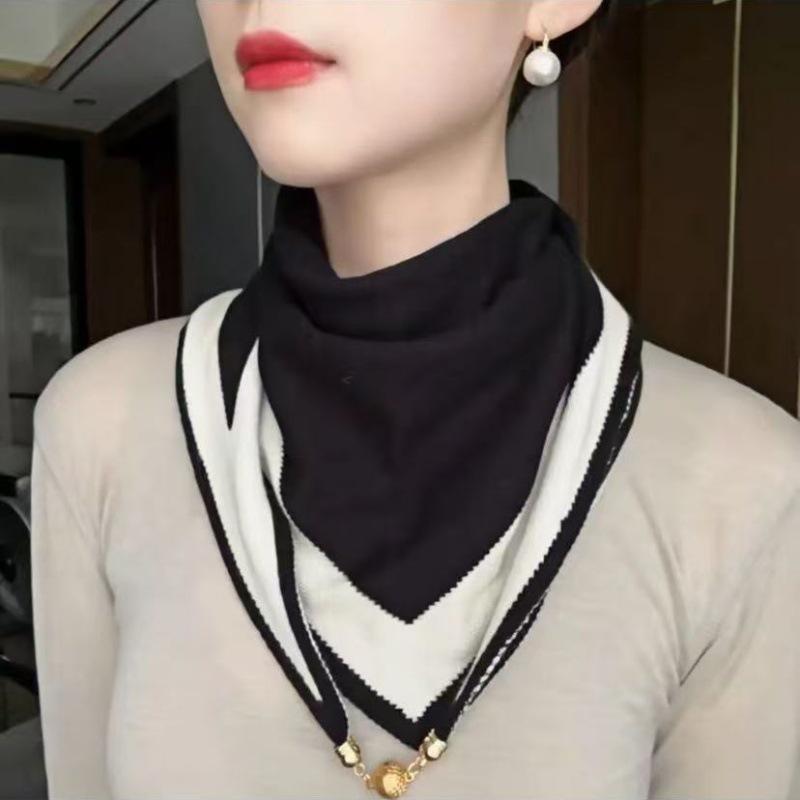 Elegant Women's Knitted Magnetic Buckle Triangle Scarf and Neck Warmer