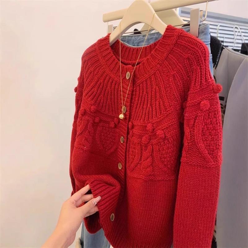 Red sweater women's autumn and winter thickened lazy wind knitted cardigan design sense top