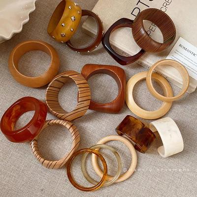 Vintage-Inspired Chinese Wood Grain Bracelet: Elegant, Versatile Hand Jewelry with a Niche Design Flair