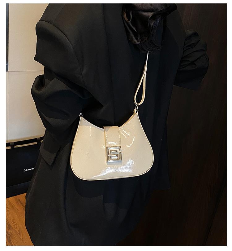 French niche bag women's 2025 popular new versatile high-quality textured messenger bag fashionable shoulder bag underarm bag