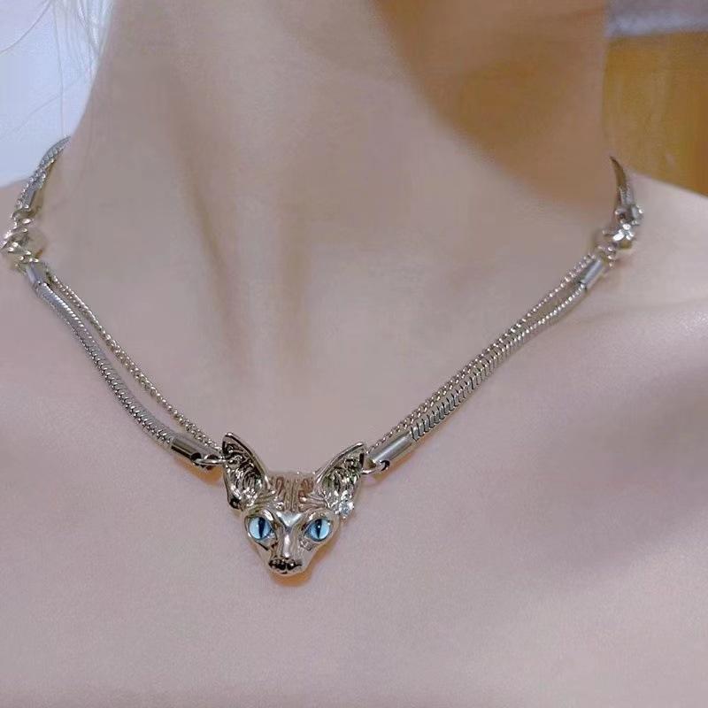 

Double Clavicle Chain Metal Cold Wind Cat Head Pendant Necklace