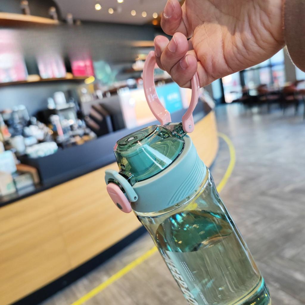 New Korean Outdoor Portable Handle Plastic Space Cups for Men and Women Sports Cups with Tea Cups.