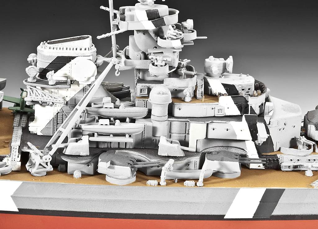 German Revell Battleship Bismarck 1/700 R05098 Plastic Model