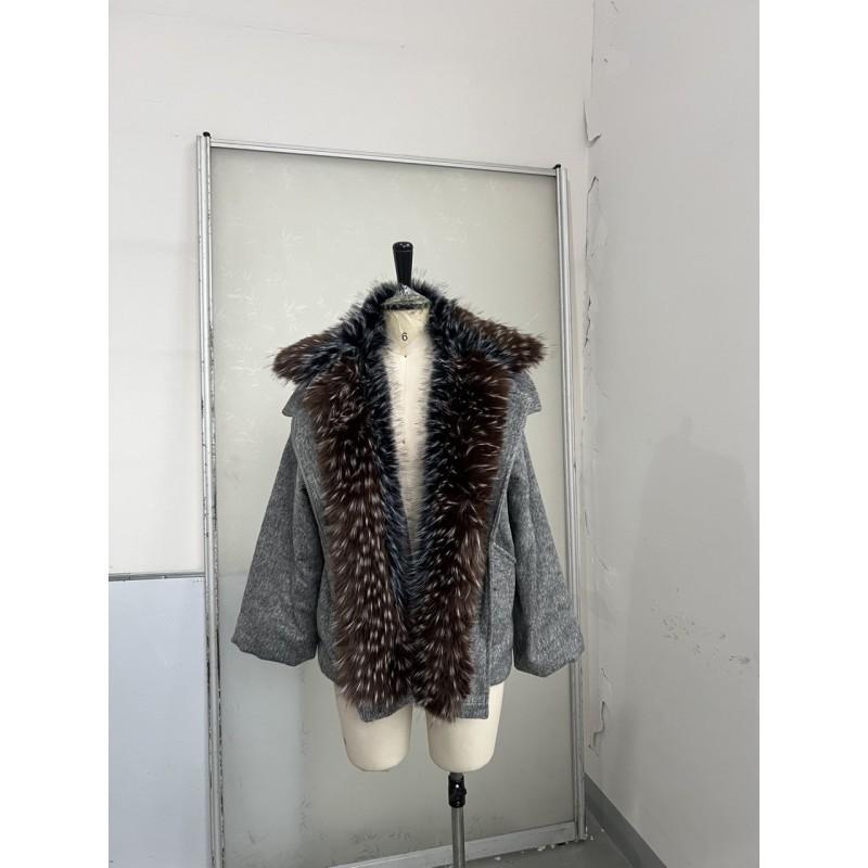 Womens Oversized Hooded Puffer Coat With Detachable Faux Fur Collar Zipper Front Pocket Warm Winter Outerwear