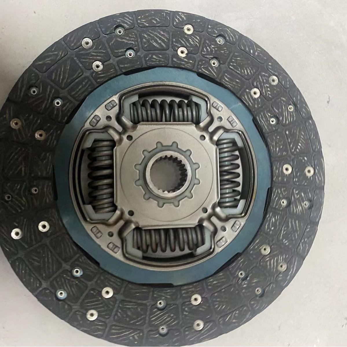 

Hilux Compatible Clutch Disc 31250-0K060 Automotive Parts Other
