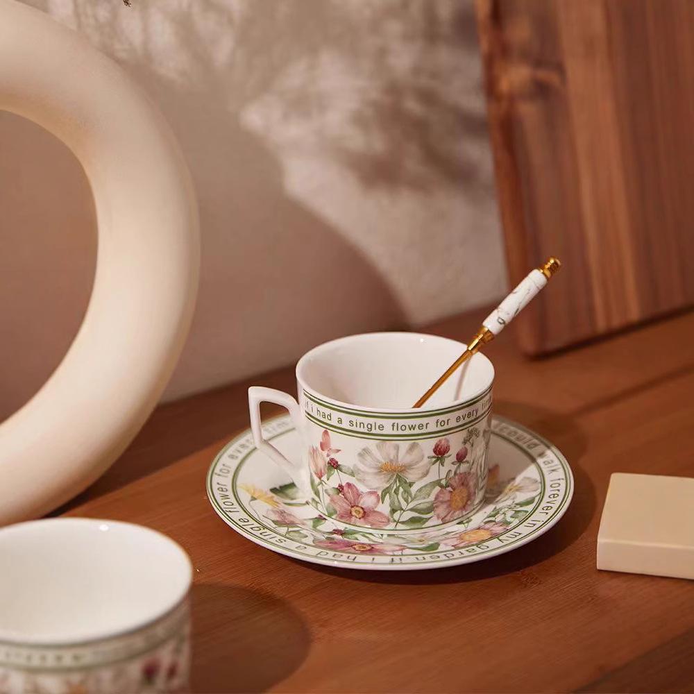 Retro sunflower coffee cup and saucer set, exquisite high-value ceramic cup, afternoon tea snack plate gift box.