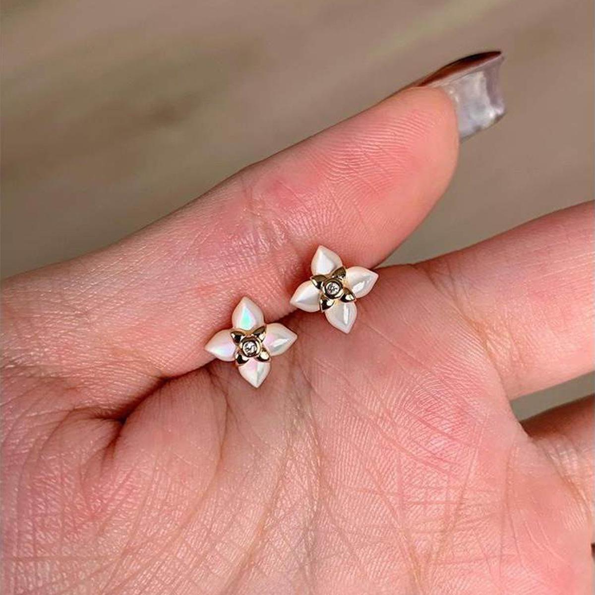 Sweet Zircon Flower Stud Earrings Elegant Fashion Women Jewelry