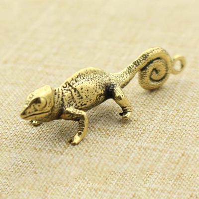 Mosiężny Brelok Wisiorek Statuetka Zwierzęcia Kameleon Miedziana Figurka Rzeźba