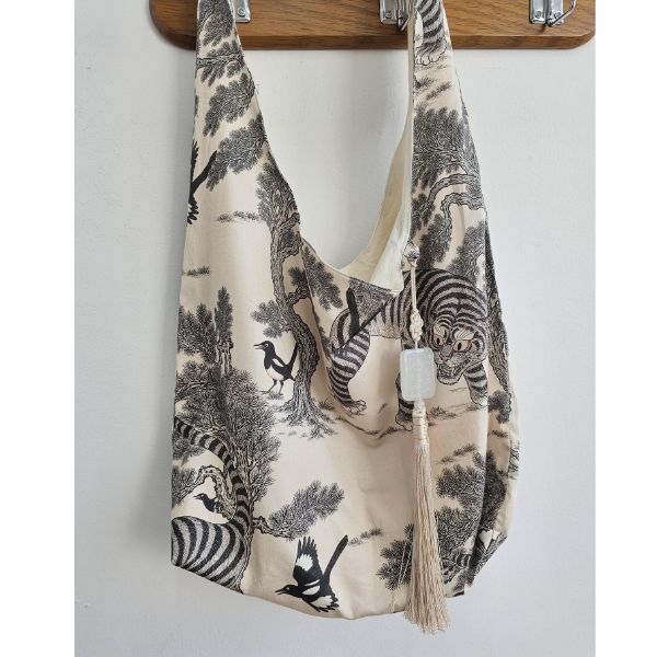 Korean Traditional Hojakdo Norigae Big Hobo Bag (with Norigae Charm)