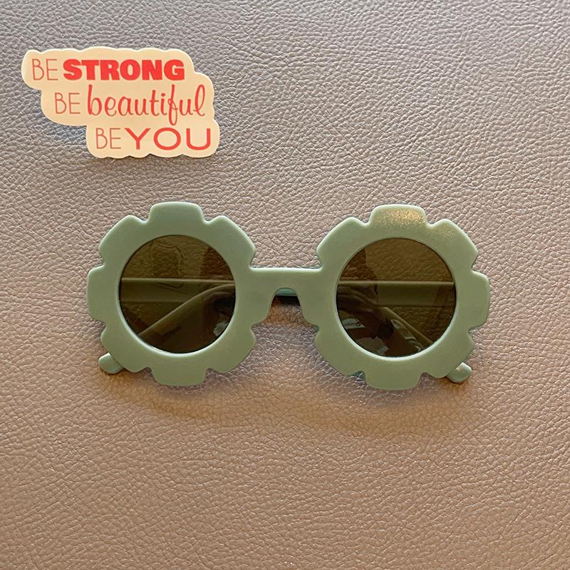 

Новые детские цветные квадратные солнцезащитные очки с подсолнухом UV400 для мальчиков и девочек, симпатичные защитные солнцезащитные очки для детей