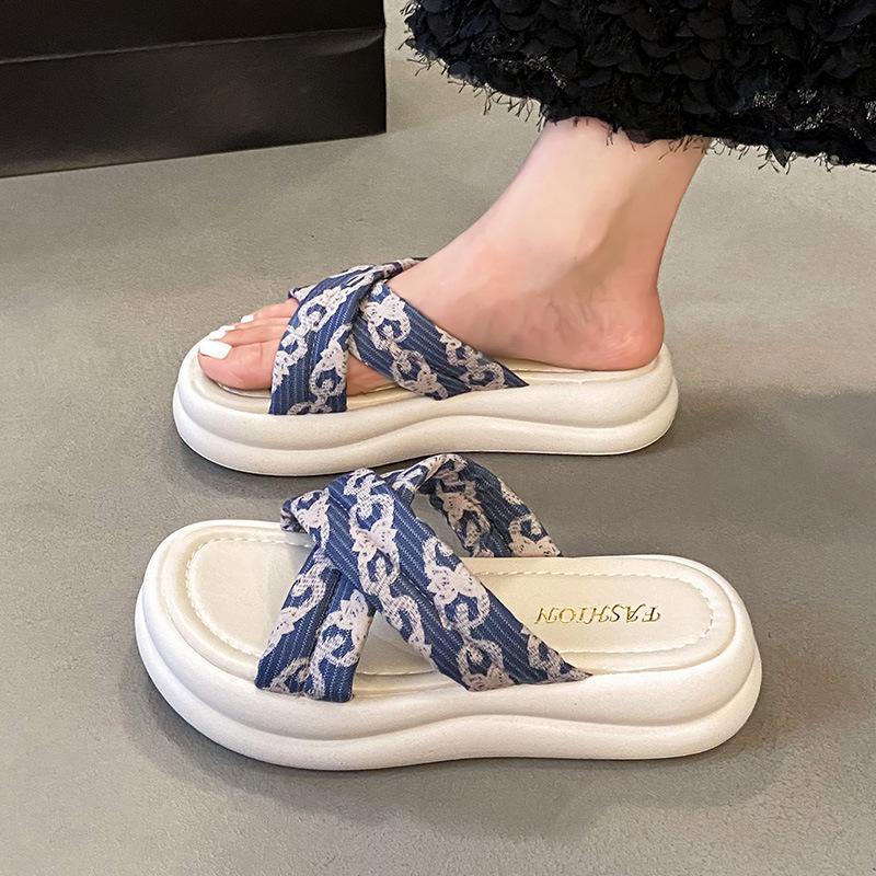 Klapki na platformie damskie letnie nowe wykwintne francuskie piękne wysokiej klasy tajskie nadmorskie sandały plażowe
