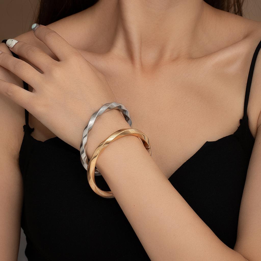 Twist Spiral Winding Bracelet Female, Niche Metal Sense Simple Fashion Accessories Bracelet