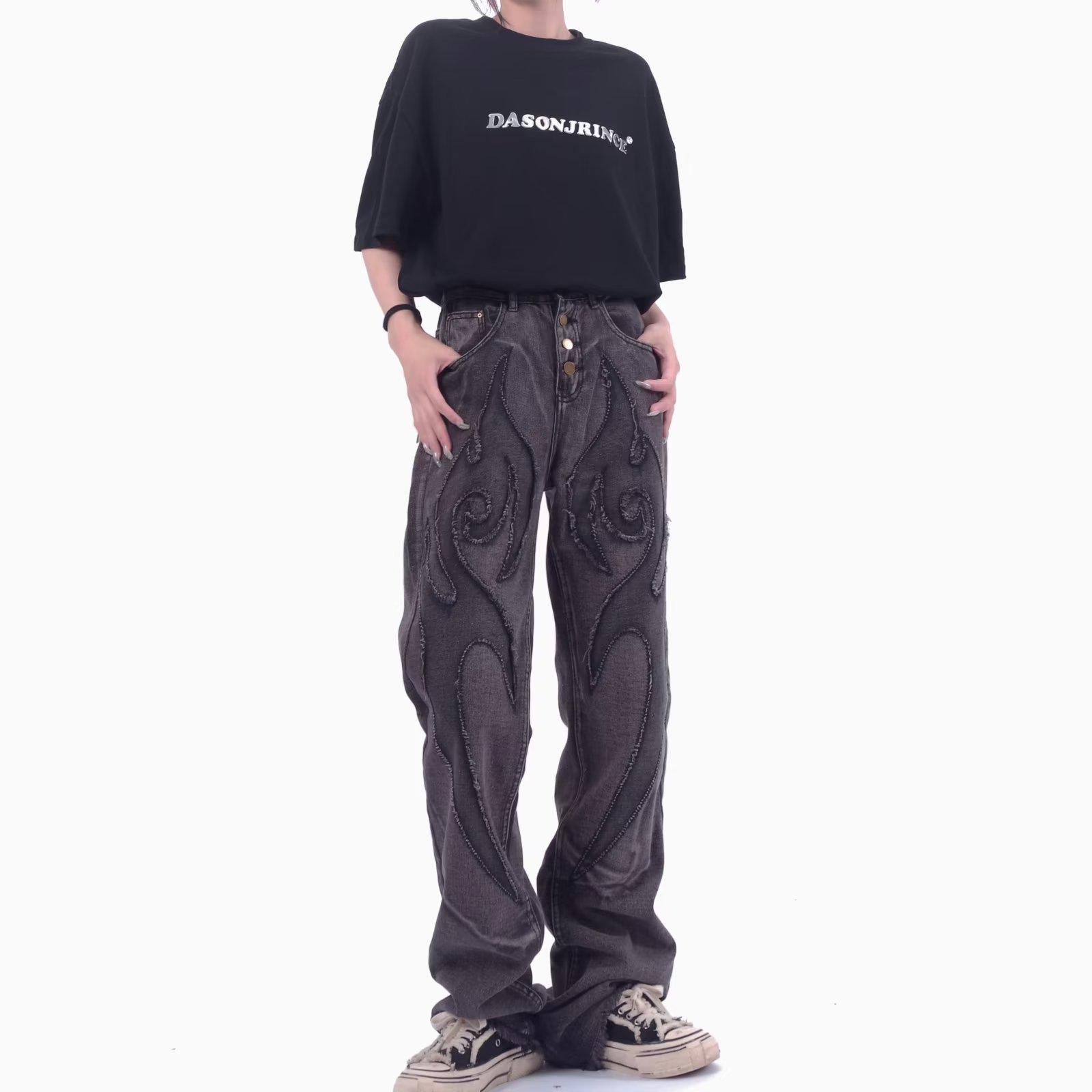 

Унисекс Джинсы в стиле ретро-стрит с вышивкой-патчем, свободного прямого кроя и застежкой на четыре пуговицы M темно-серого