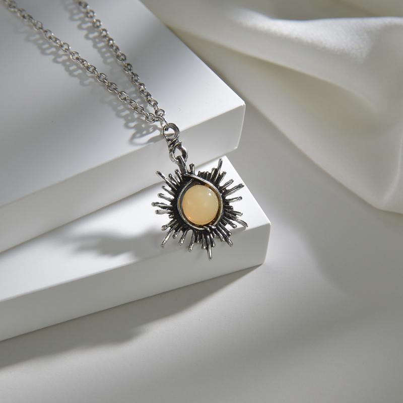 Moonstone Pendant Necklace Artificial Gems Alloy Rattan Vintage Women Necklaces for Lady Girls Waterdrop Stone Necklace Jewelry