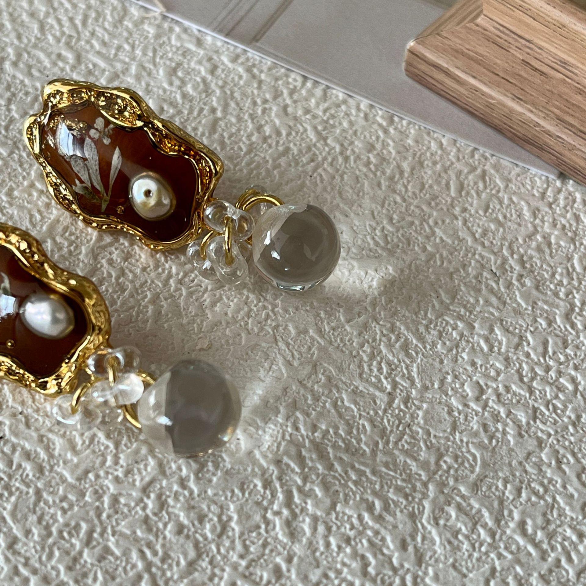 

Простые и универсальные нежные серьги, осенний карамельно-коричневый кофейный цвет, высушенные цветы, нанесенные с помощью УФ-клея, серьги-гвоздики ручной работы, импортированные из Японии