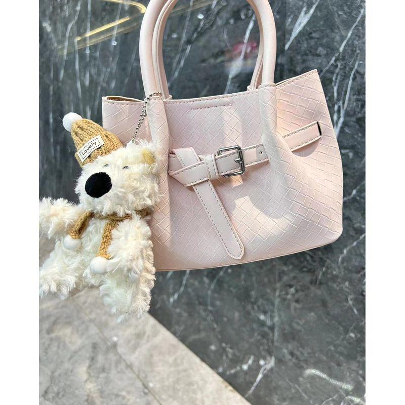 

Summer New Portable Vegetable Basket Bag 2025 Niche Design Pleat Versatile Carrying Commuter Bag Messenger Bag Women Pink without pendant
