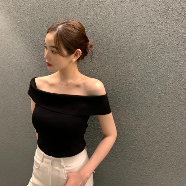 

Корейский шик Топ на одно плечо в облегающем полосатом трикотаже - Женский летний стиль One Size (up to 125 jin)