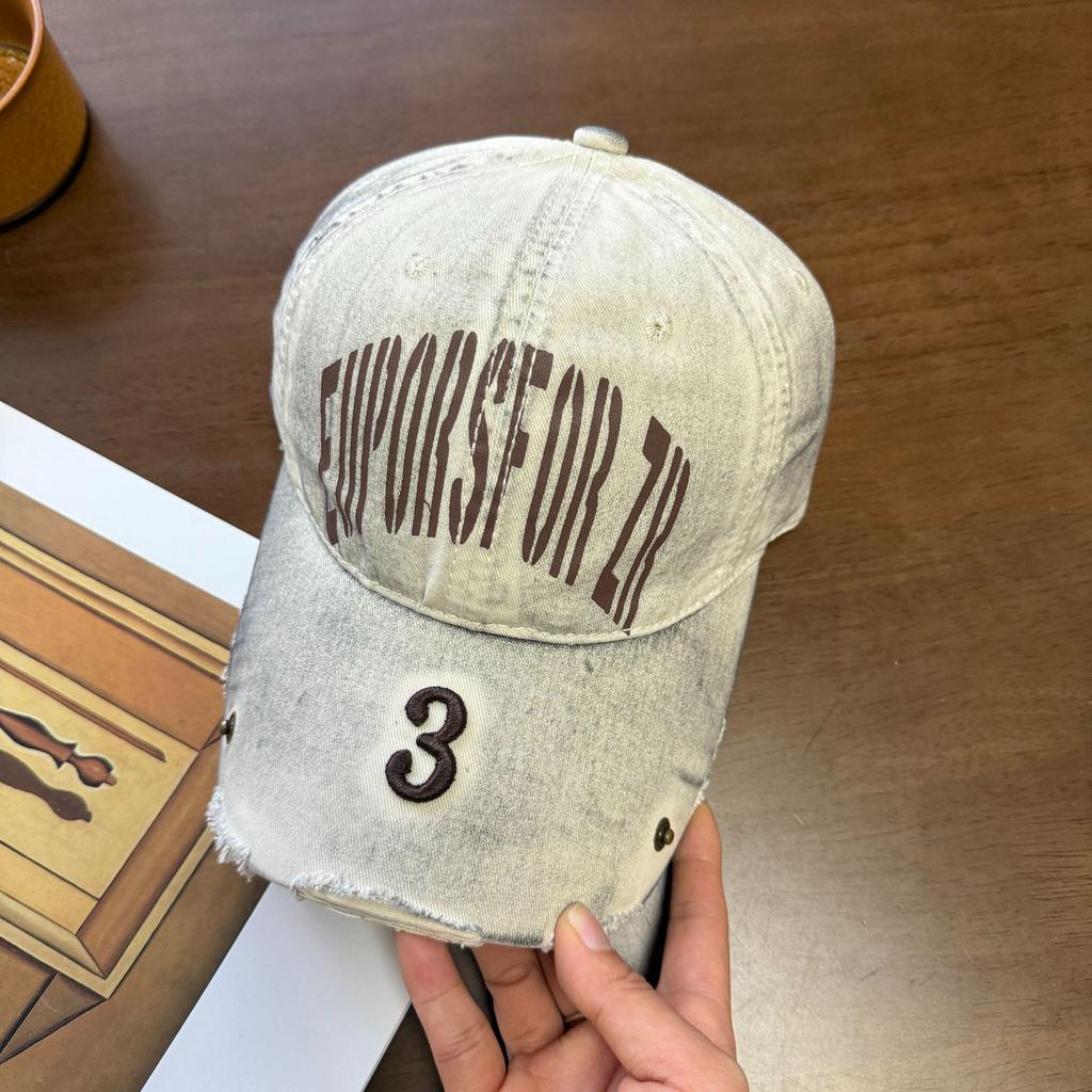 American retro letter baseball cap for women, fashionable distressed versatile wide-brimmed cap for large head sizes, makes the face look smaller,