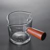 Einfacher und kreativer Kaffee-Messbecher aus transparentem Glas mit Holzgriff