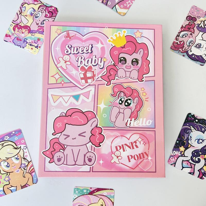 

Альбом для карточек My Little Pony с четырьмя ячейками и пряжкой-грибом Pages Only (10 Sheets, 80 Card Slots)