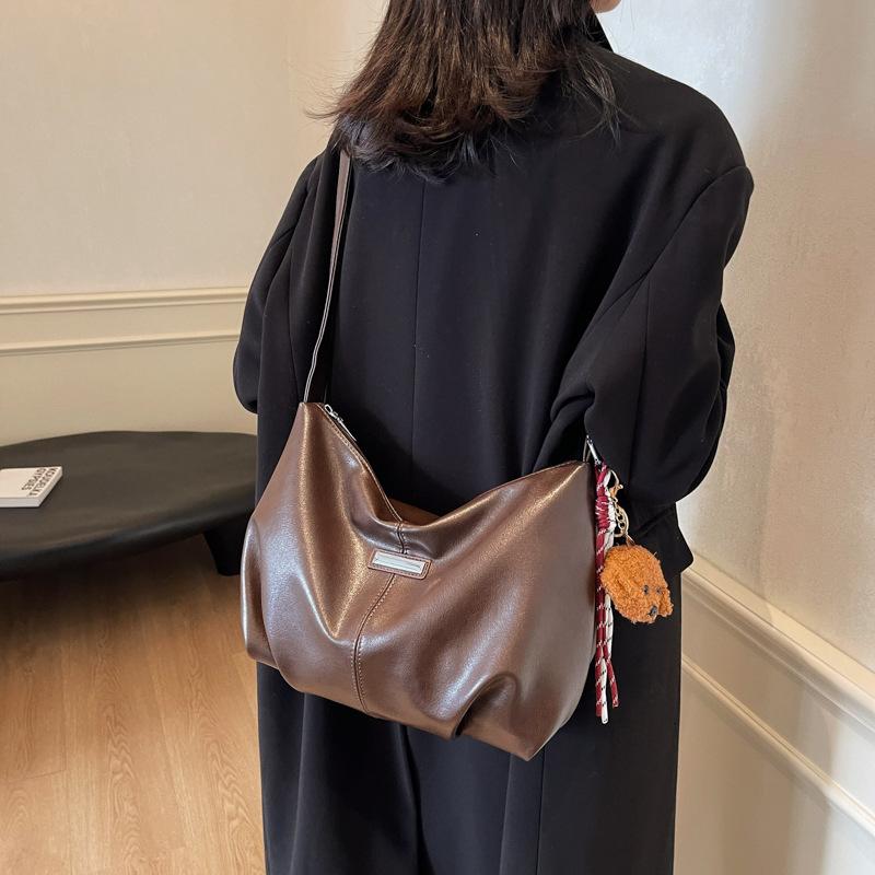 This year's popular niche design bag 2025 new women's bag autumn fashion trend messenger bag shoulder tote bag