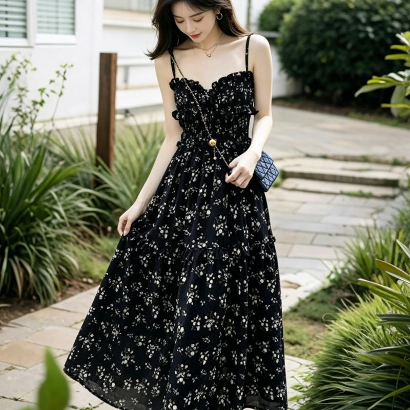 Gentle wind coffee break French black floral suspender dress with skirt, early spring new split-ended long dress