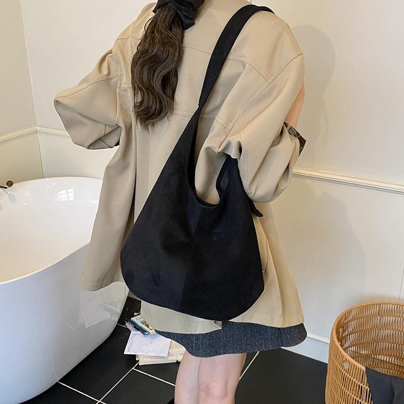 Women's bag autumn and winter new suede shoulder armpit bag large capacity retro versatile bucket mother bag