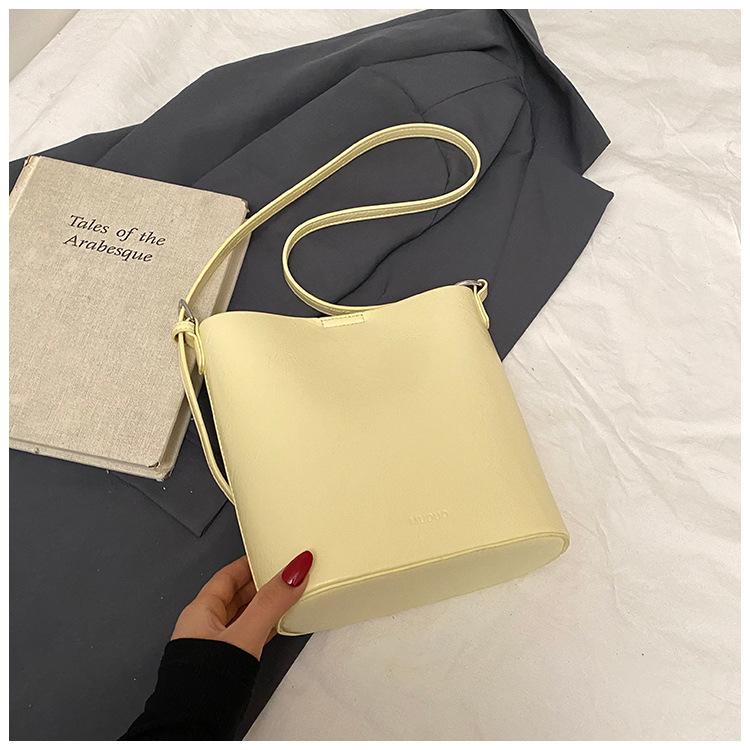 Spring Small Bag Women's Fashion New Shoulder Armpit Bag Fashion Commuter Crossbody Bucket Bag