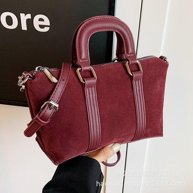 Premium handbag bag women 2025 new trendy fashion texture shoulder bag popular commuter messenger pillow bag