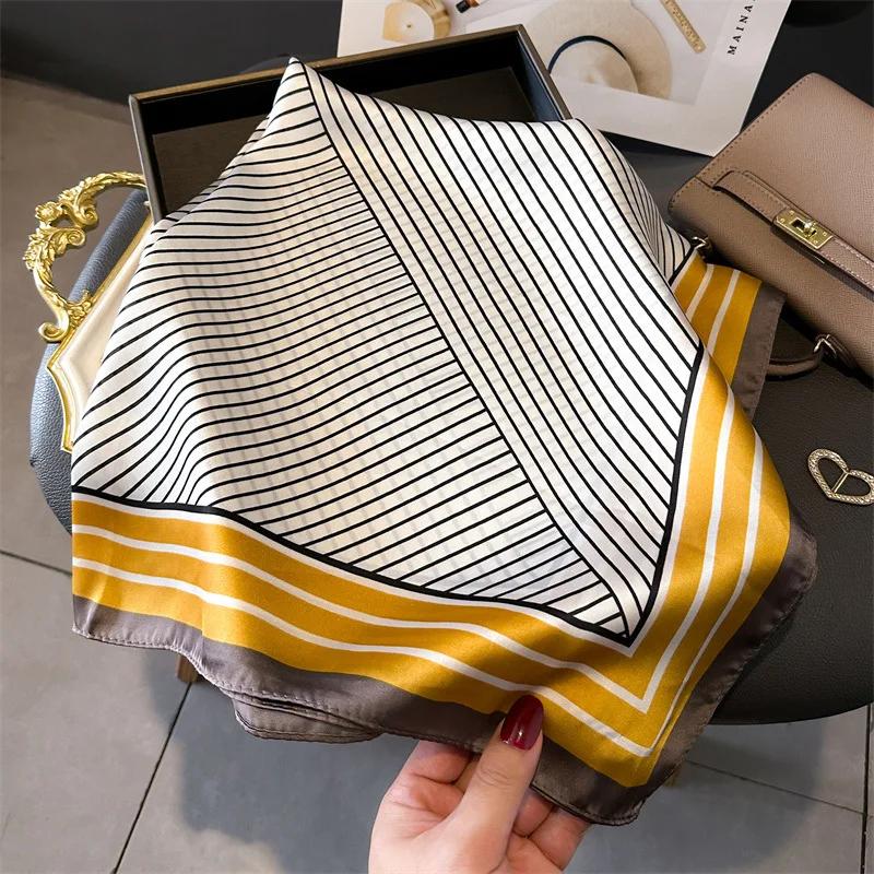 Neuer Luxusmarken Seiden-Quadrat-Plaid-Schal Damen Satin Hals Haarband Weiches Arbeits-Halstuch NEU Hijab Kopf Weiblicher Foulard