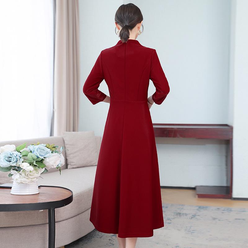 Wine Red Spring 2023 Elegant Wedding Banquet Dress for Middle-aged Mothers