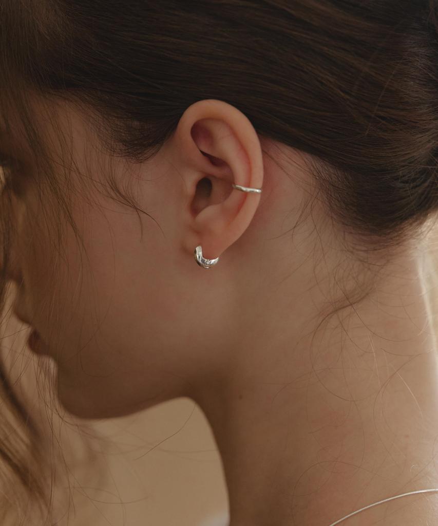 Dungeureon [925 Silver] Piece One-Touch Earrings (Silver)