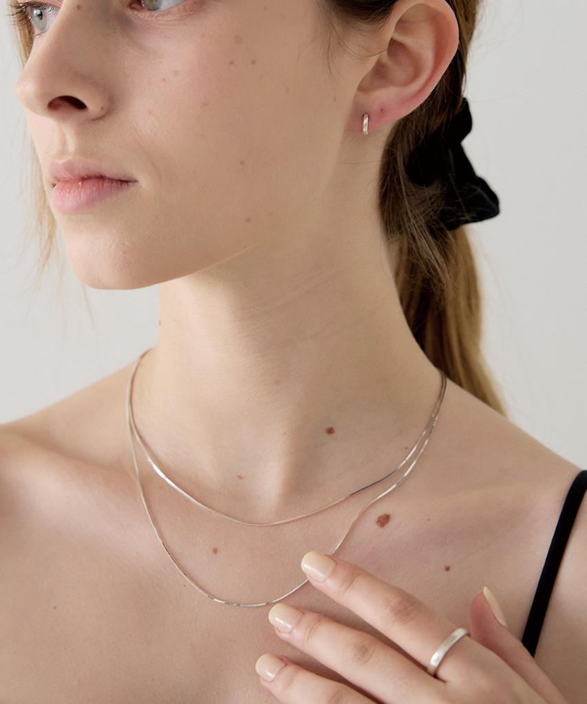 Aphrose Trace Line Ring