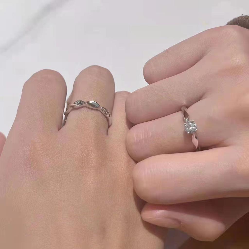 Shining Galaxy Couple Ring, Niche Fashion Light Luxury Men and Women, a Pair of Japanese and Korean Simple Mobius Pair Ring Ring