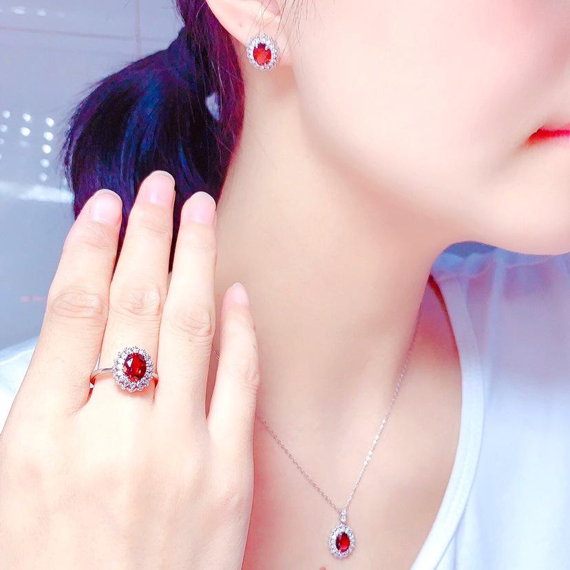European & American Oval Ruby Simulation Diamond Fashion Ring for Women