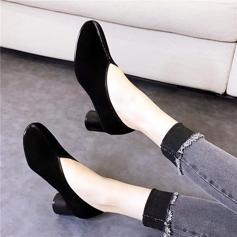 Round head high heels autumn new black round head thick heel light mouth single shoes sheepskin women