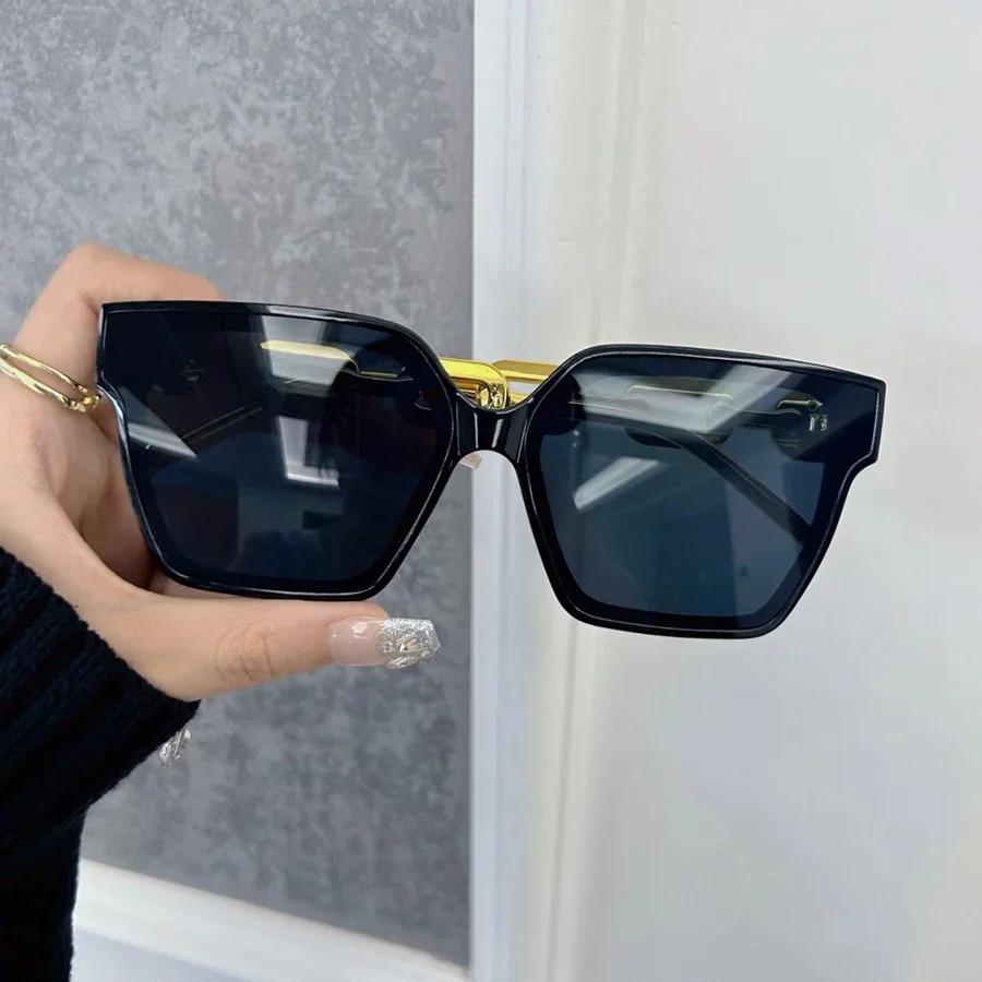 Stylish Square Sunglasses Women Men Classic Retro Fashion Glasses Casual  Female Male