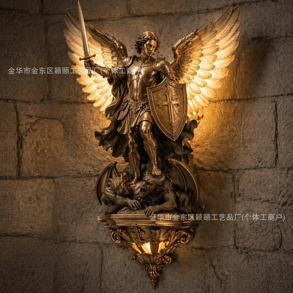 Eņģeļa Miķeļa Sienas Lampa Sveķu Amatniecības