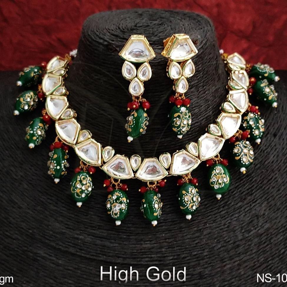 

Комплект ожерелья для вечеринок с полированными камнями Meenakari от High Gold Polish, доступный на рынке