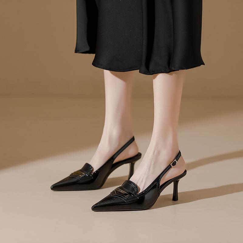Hong Kong franchise store has the same light luxury black high heels for women to wear high-end pointed back empty sandals, Dijiao single shoes.