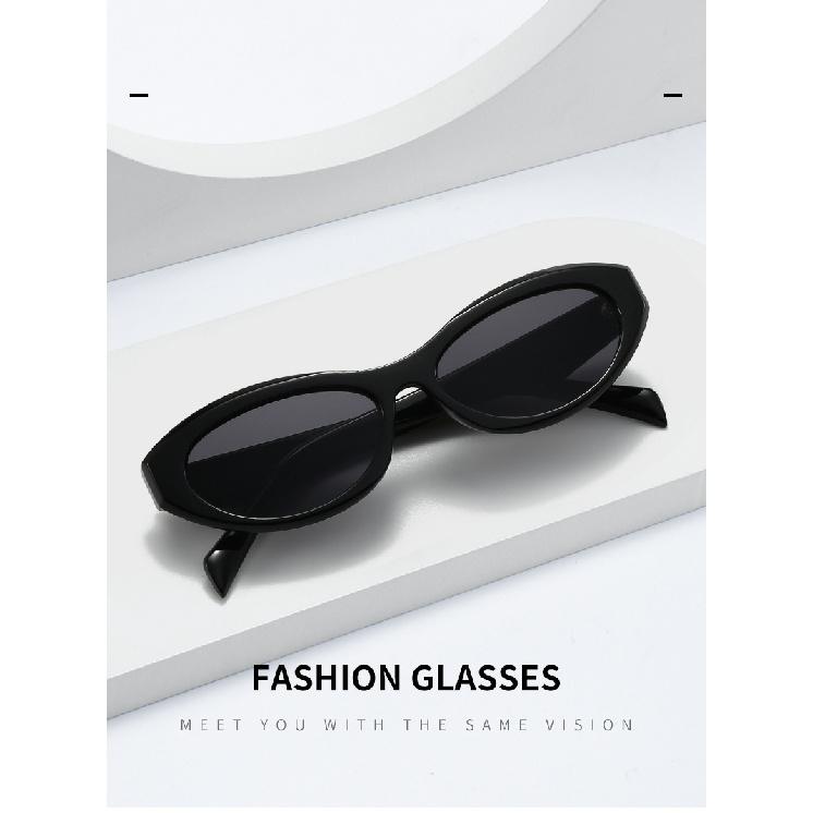 Oval-framed sunglasses, trendy sunglasses