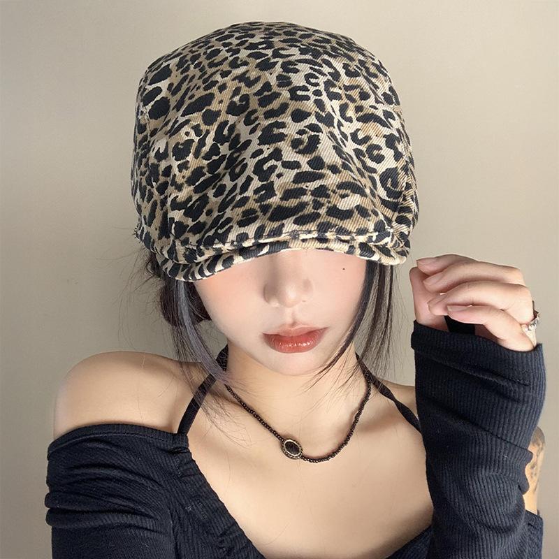American retro Spice Girl style leopard print forward hat women's season niche fashion design duck tongue beret