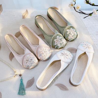 Enjoy the Lotus Drag, New Embroidered Slippers, Home Flat-soled Cloth Shoes, Women's National Trend Embroidered Slippers