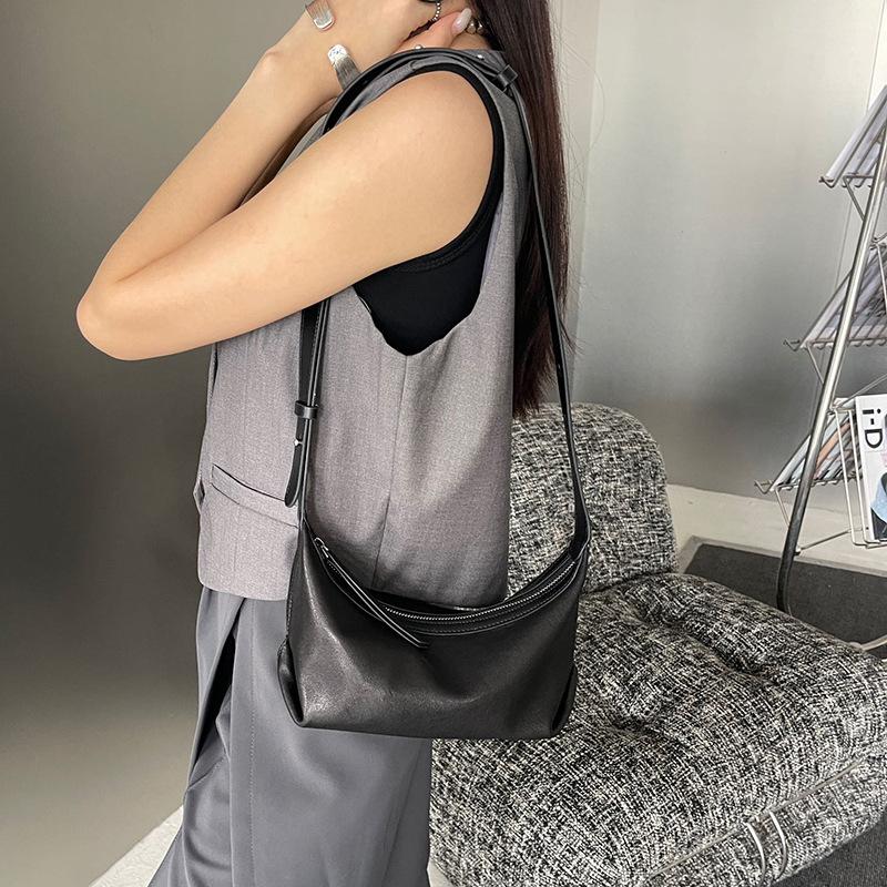 

Autumn and Winter New High-end Leather Women s Bags, Armpit Bags, Fashionable and Trendy Handbag, Shoulder Bag, Crossbody Bag, Cowhide Dumpling Bag чёрный