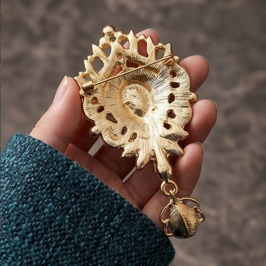 Vintage European-American Rhinestone Teardrop Brooch with Crown Pendant - Elegant Women's Accessory