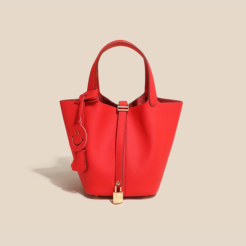 2025 Trending Women's Genuine Leather Cowhide Bucket Bag: Versatile, Top Layer Vegetable Tanned Handbag