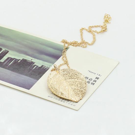Sweater Chain Elegant Leaf Charm Graceful Clear Texture Decorate Colorfast Vivid Plant Sweater Necklace Present