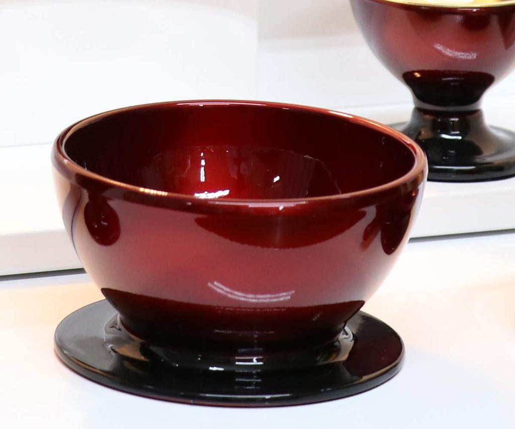 Konohana Large" 5-Piece Buddhist Altar Set (Five Buddhist Altar Accessories + Bell) In a Wine Gradient