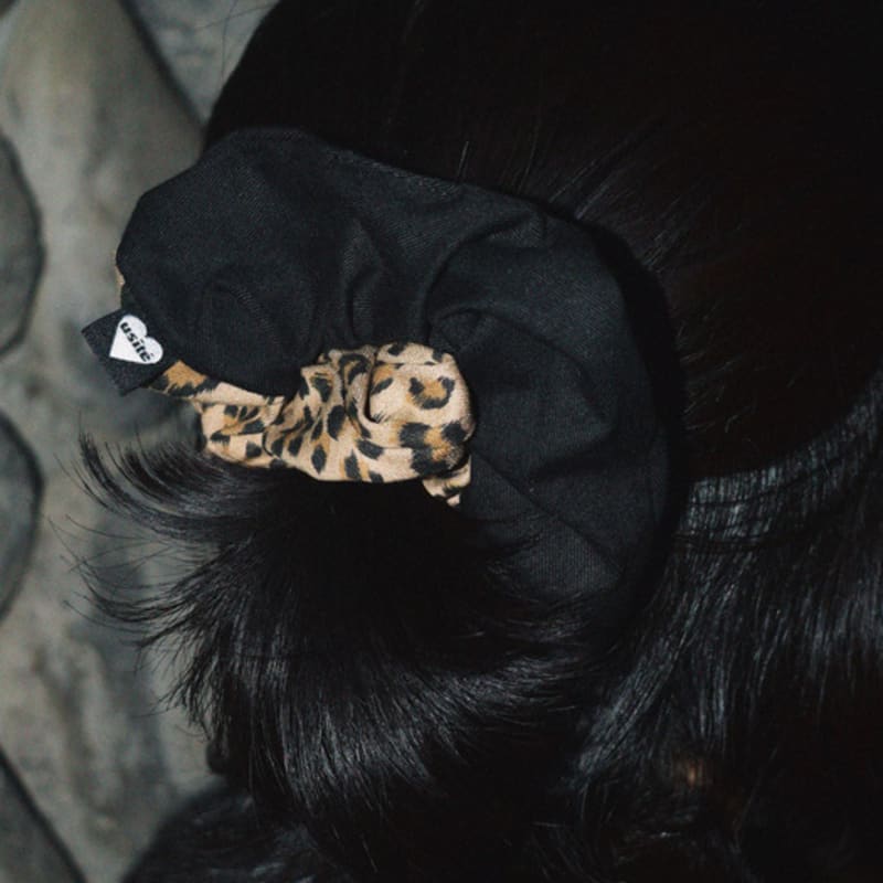 usite LEOPARD fifty-fifty SCRUNCHIE