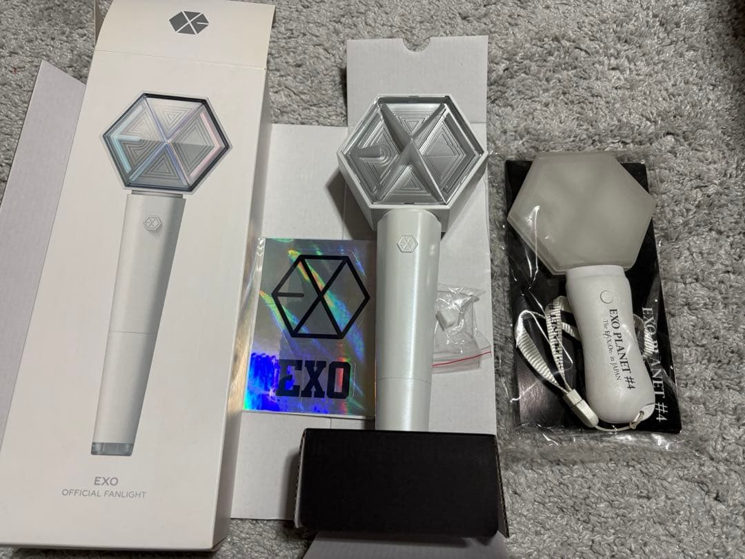 

[USED] EXO Official Light Stick Ver.3 with Bonus